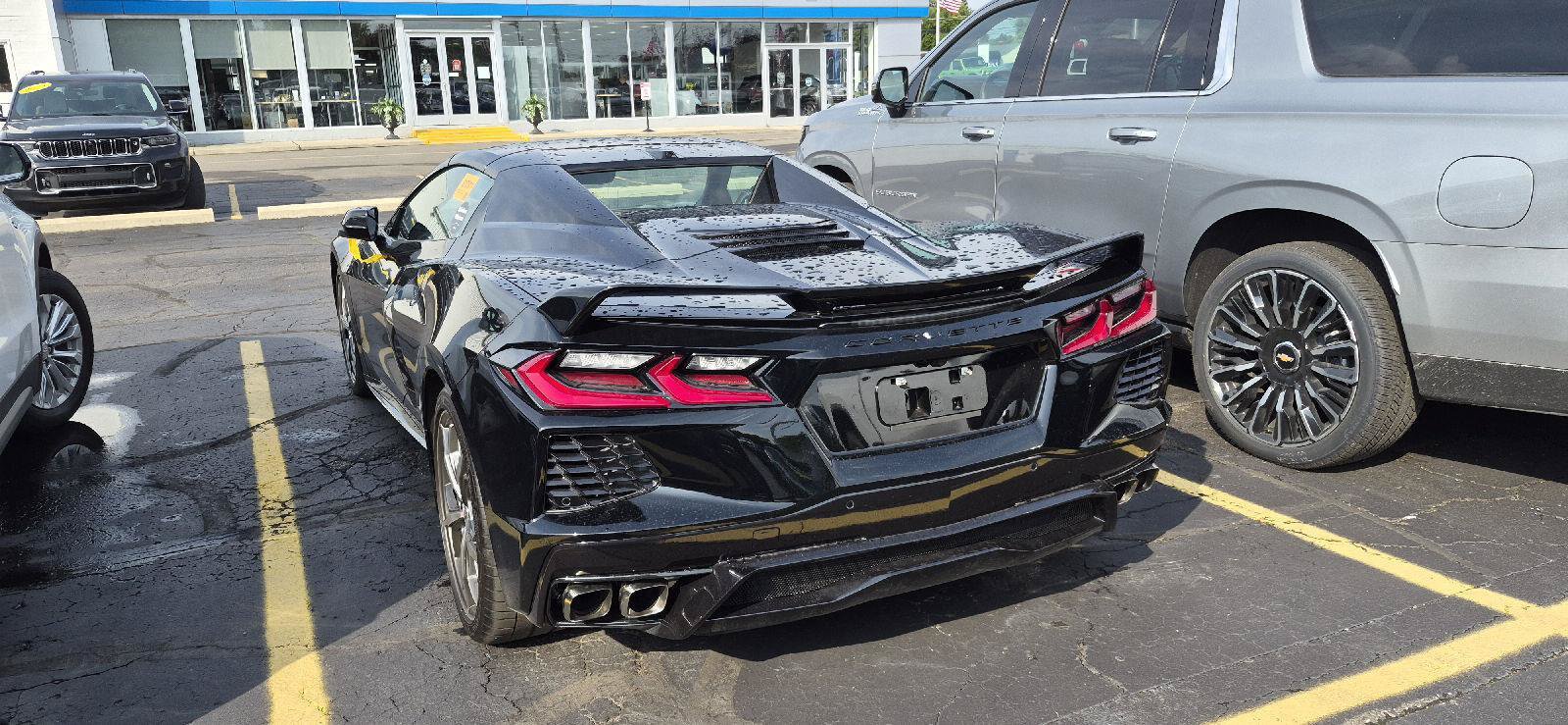 Used 2021 Chevrolet Corvette Stingray Premium Conv w/ Z51 Performance Package RWD image 4