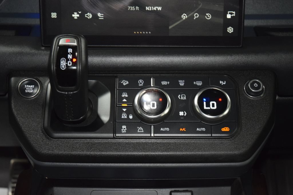 Used 2024 Land Rover Defender 130 X AWD/4WD image 35