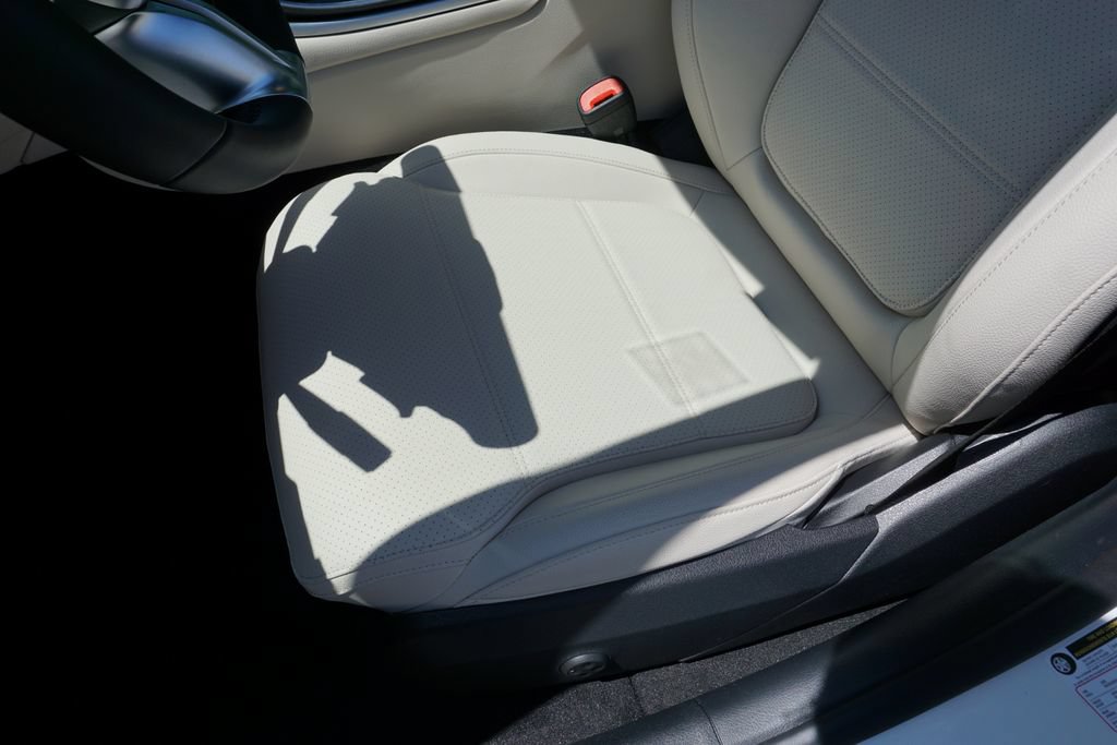 Certified 2025 Mercedes-Benz C 300 Sedan image 39