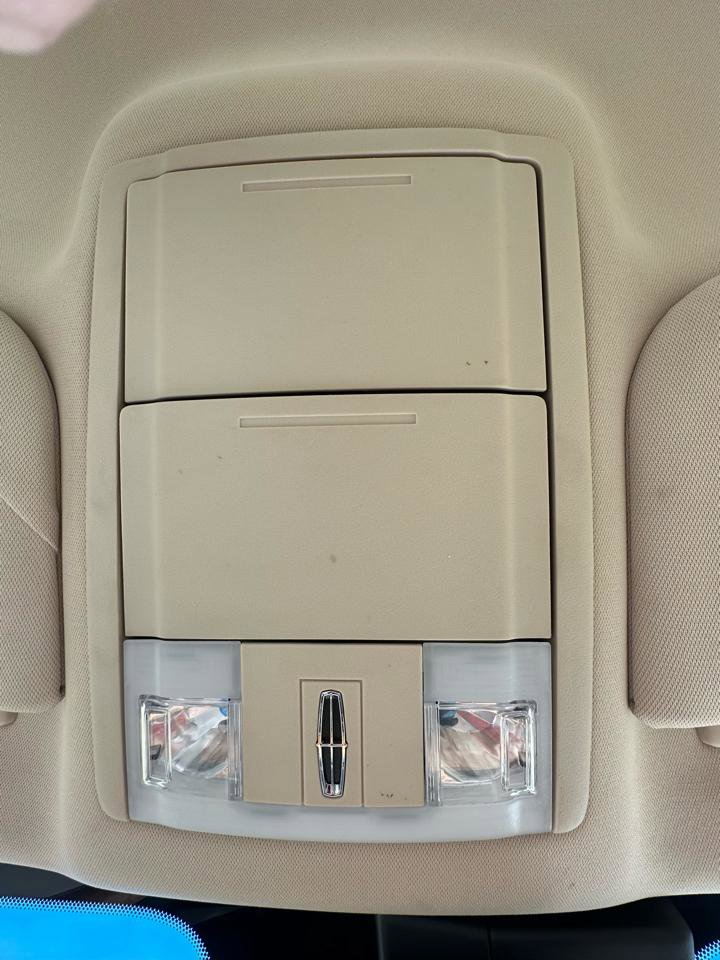 Used 2010 Lincoln MKS FWD image 35