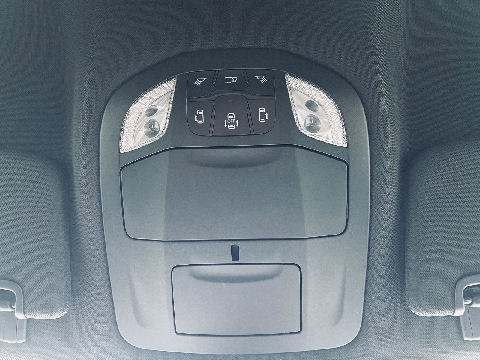 New 2026 Chrysler Voyager LX image 2