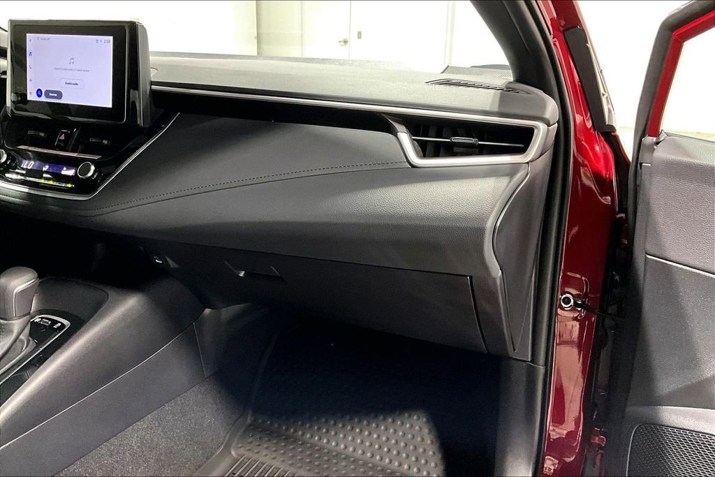 Used 2025 Toyota Corolla SE image 18