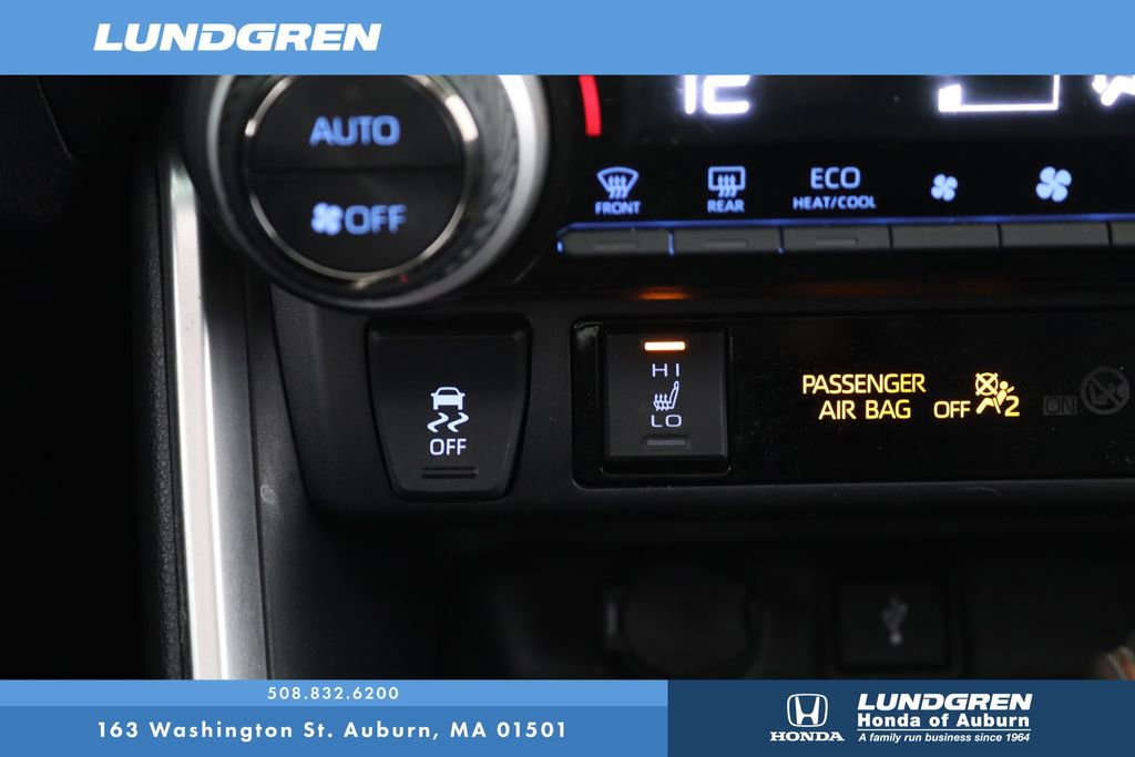 Used 2020 Toyota RAV4 XLE w/ Convenience Package image 23