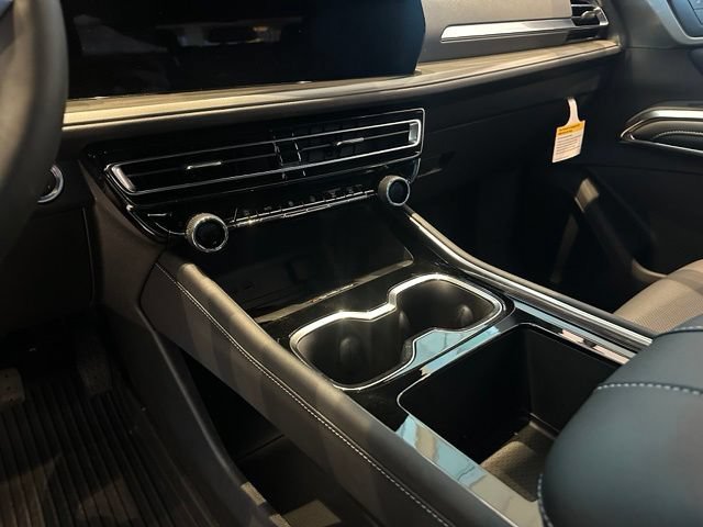 New 2027 Chevrolet Traverse LT w/ Midnight/Sport Edition AWD/4WD image 17