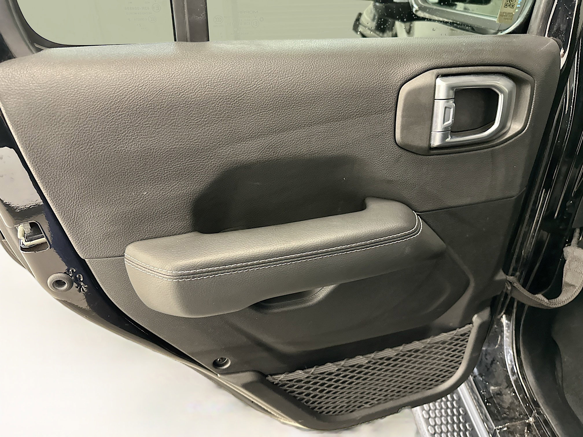 Used 2023 Jeep Wrangler Sahara image 27