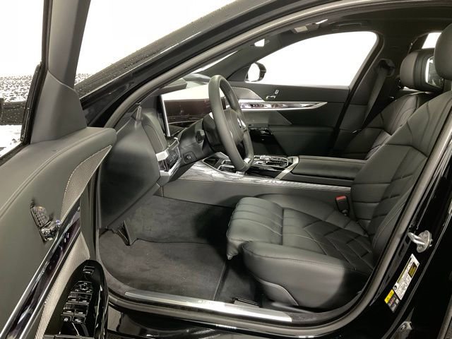 Used 2024 BMW i7 eDrive50 image 33