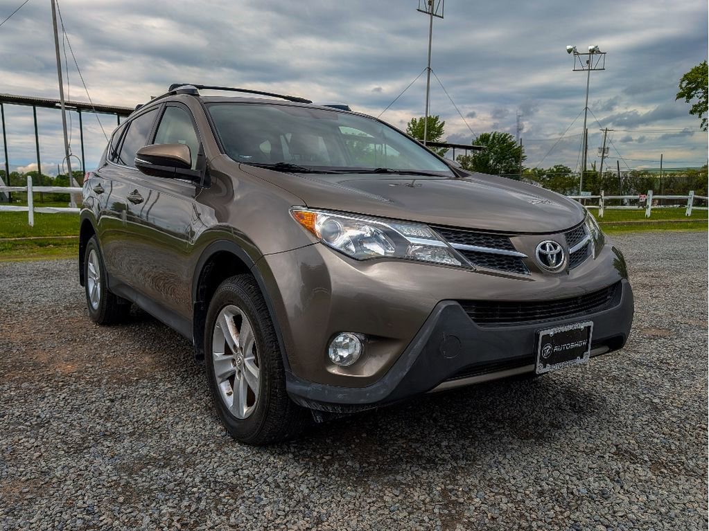 Used 2013 Toyota RAV4 XLE AWD/4WD image 3