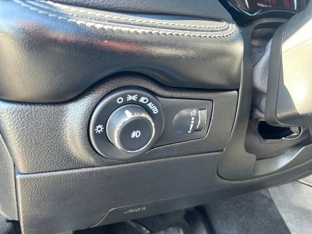 Used 2022 Dodge Durango GT image 24