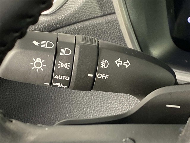 Used 2024 Toyota Corolla Cross XSE image 19