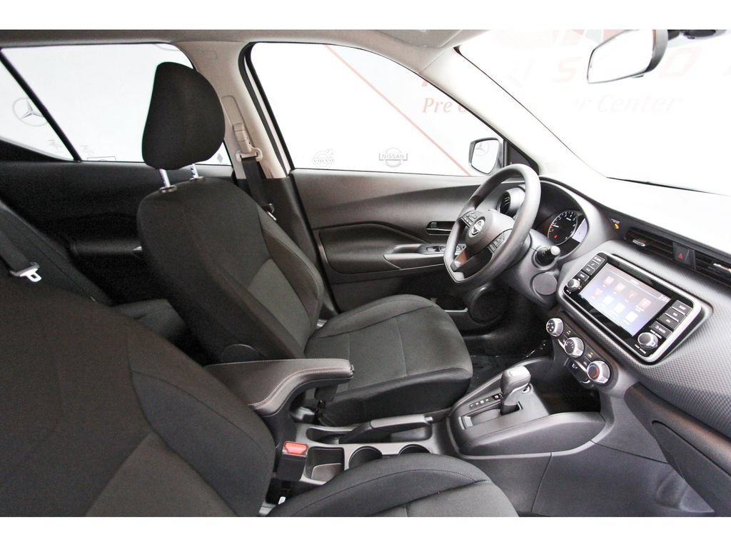 Certified 2025 Nissan Kicks Play S FWD image 11