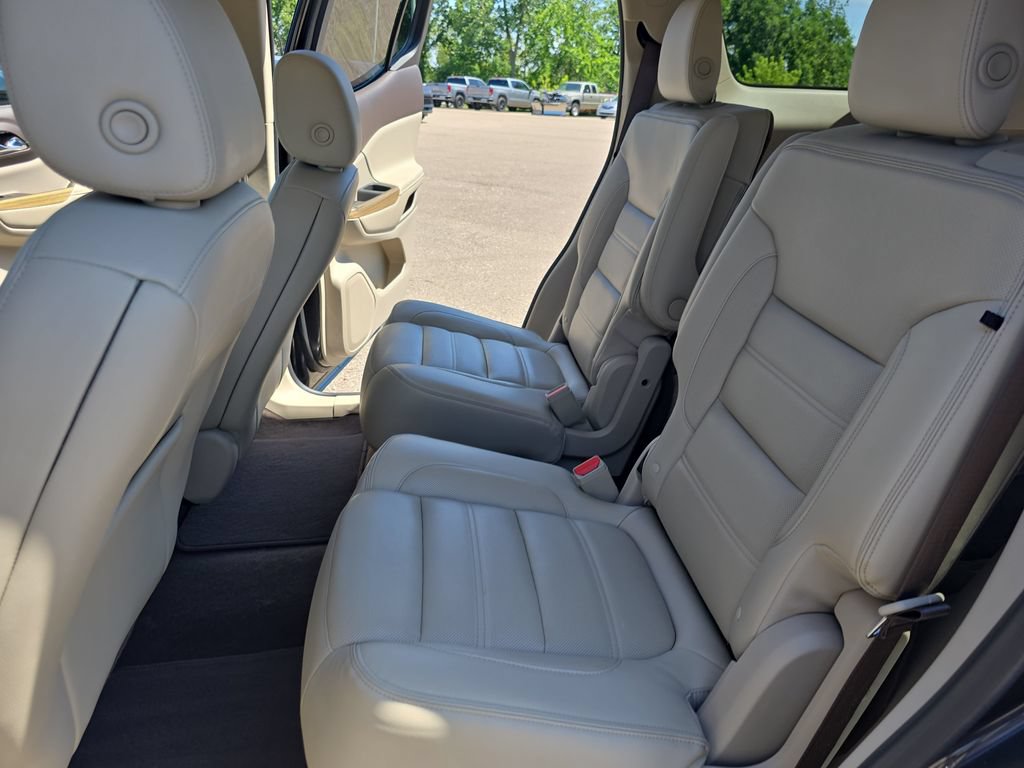 Certified 2019 GMC Acadia Denali w/ Technology Package AWD/4WD image 15