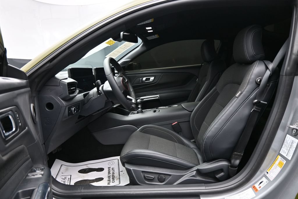 Used 2024 Ford Mustang GT RWD image 9