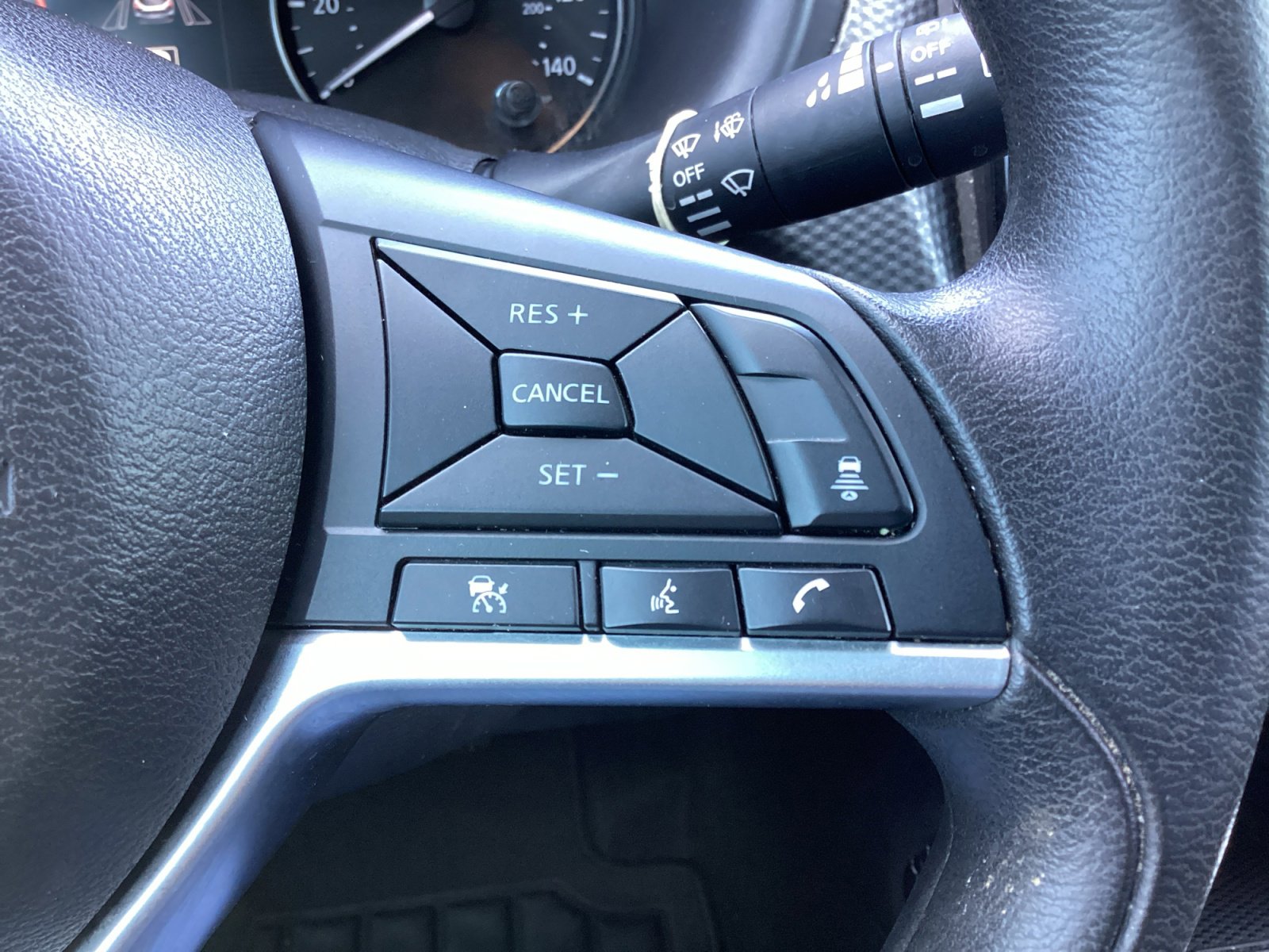 Used 2022 Nissan Kicks SV image 18