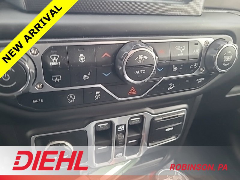 Used 2018 Jeep Wrangler Unlimited Sahara w/ Cold Weather Group image 9