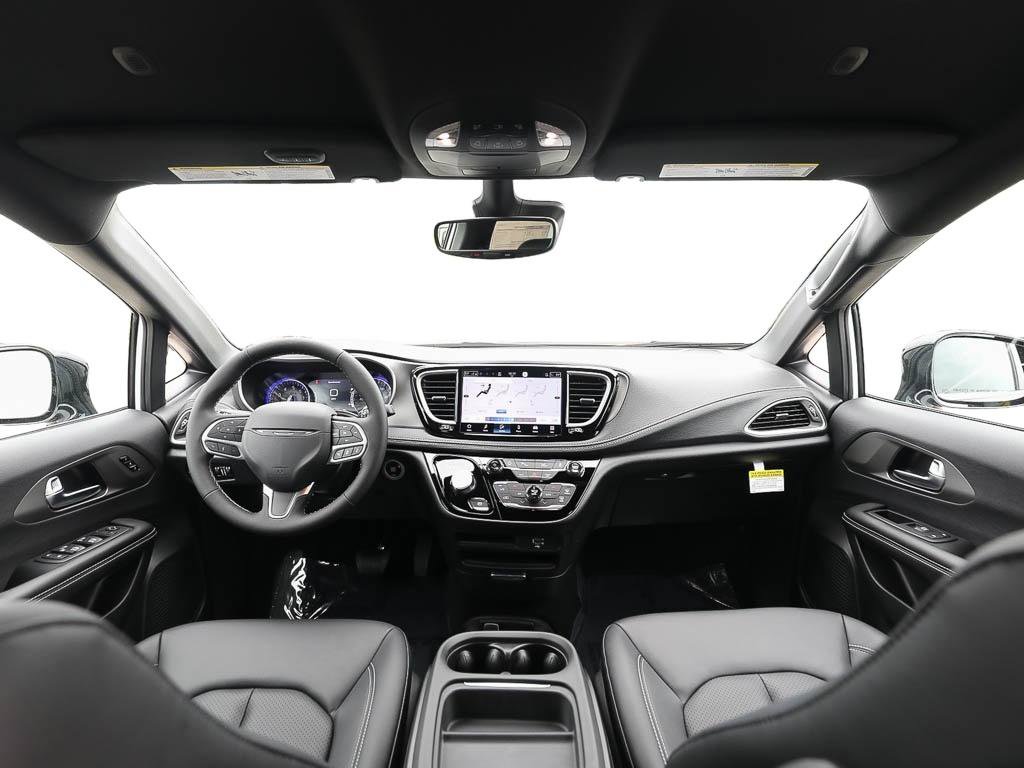 New 2027 Chrysler Pacifica Select AWD/4WD image 21