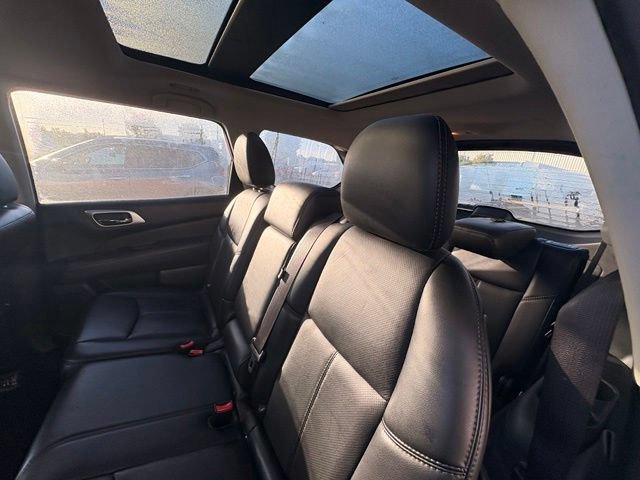 Used 2017 Nissan Pathfinder Platinum w/ Cargo Package FWD image 15