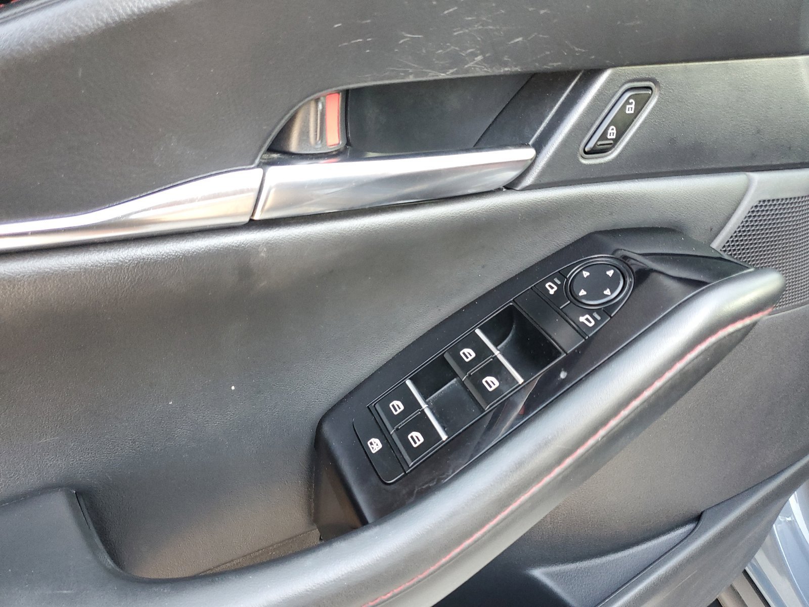 Used 2025 MAZDA CX-30 AWD 2.5 S w/ Preferred Package image 16