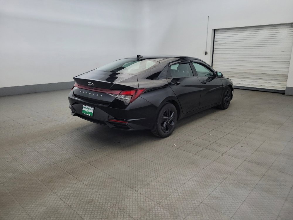 Used 2023 Hyundai Elantra SEL w/ Cargo Package FWD image 9