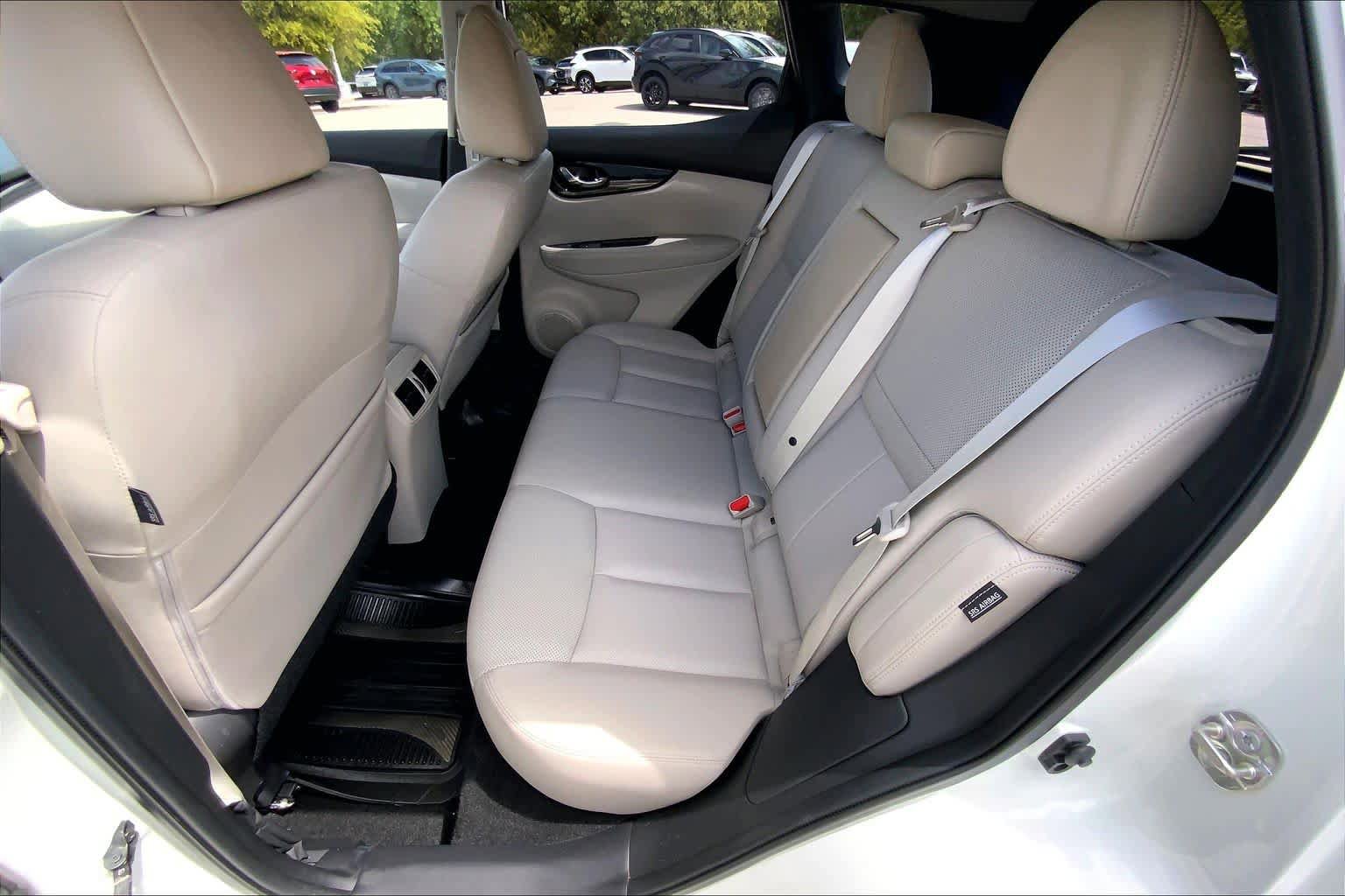 Used 2022 Nissan Rogue Sport SL w/ Premium Package FWD image 21