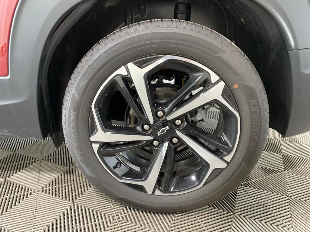 Used 2023 Chevrolet TrailBlazer RS w/ Sun and Liftgate Package FWD image 19