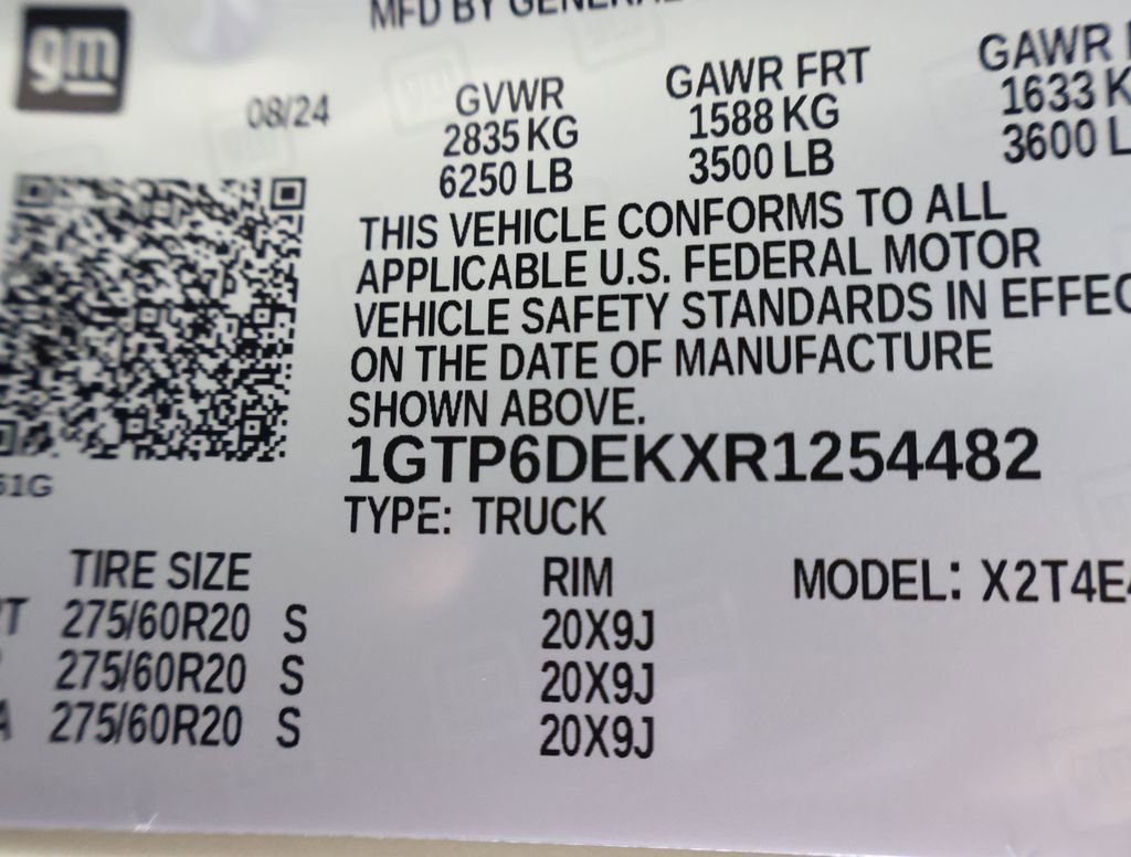 Used 2024 GMC Canyon AT4 w/ Technology Package image 12