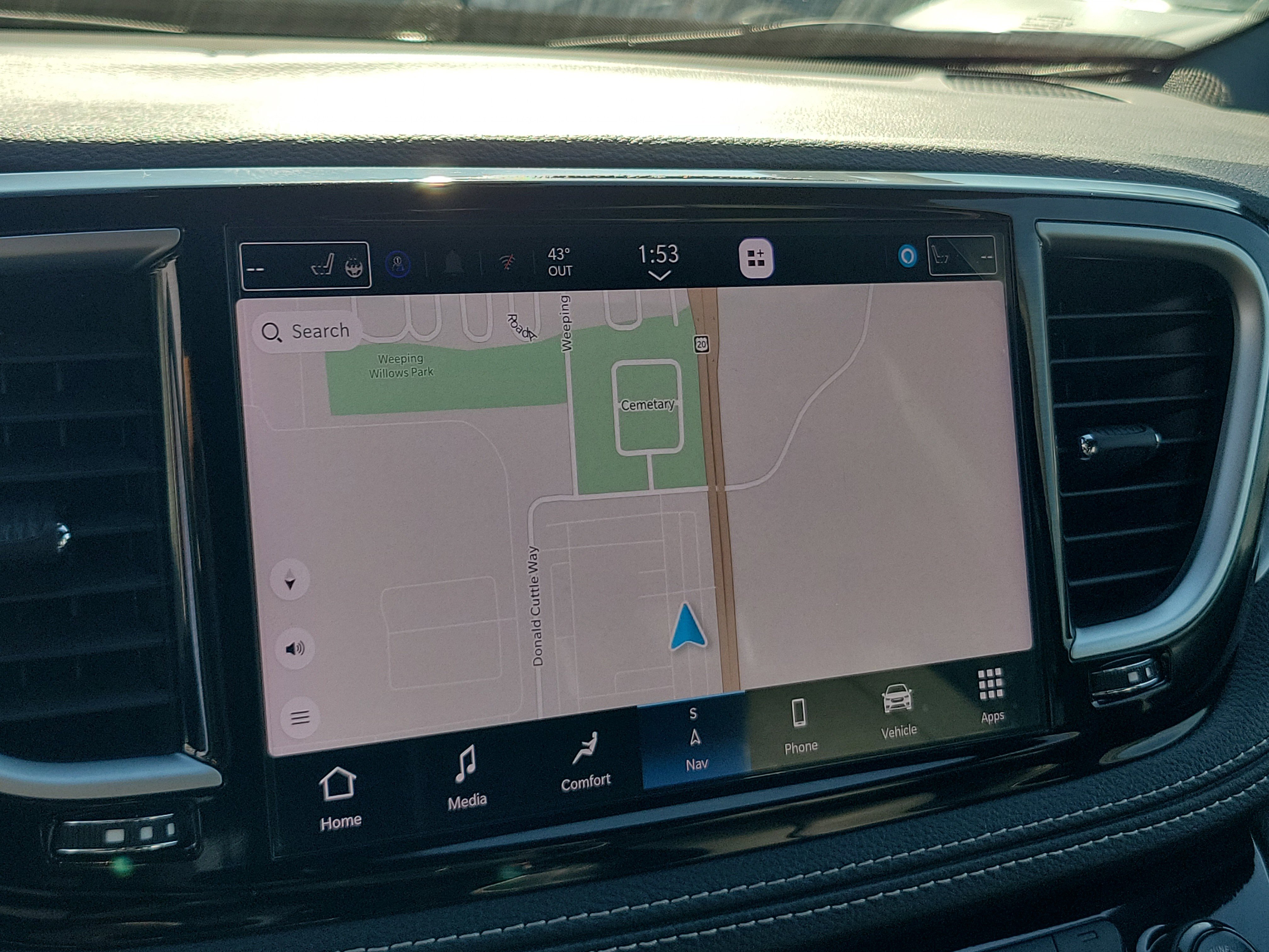 Used 2025 Chrysler Pacifica Limited image 14