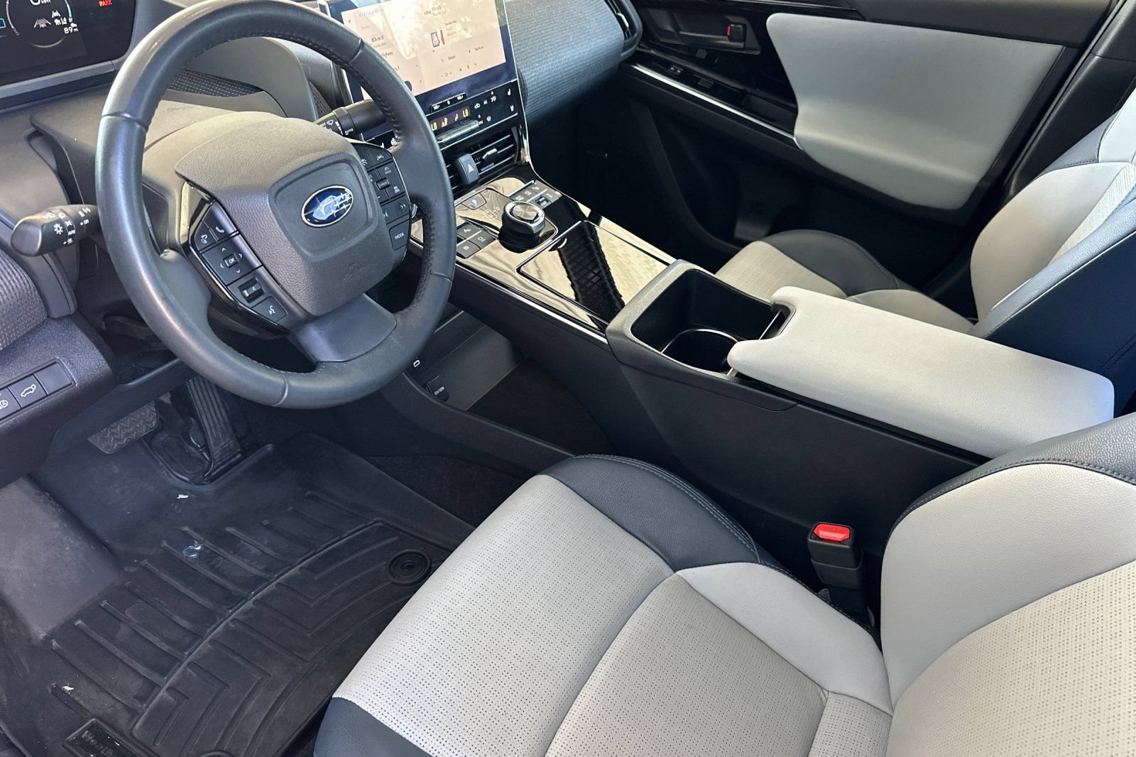 Used 2023 Subaru Solterra AWD image 9