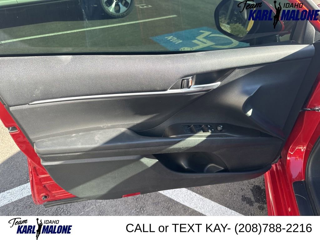 Used 2023 Toyota Camry SE AWD/4WD image 17