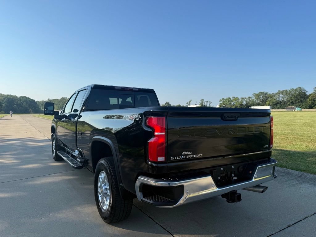 Used 2026 Chevrolet Silverado 2500 LTZ w/ LTZ Premium Package AWD/4WD image 9