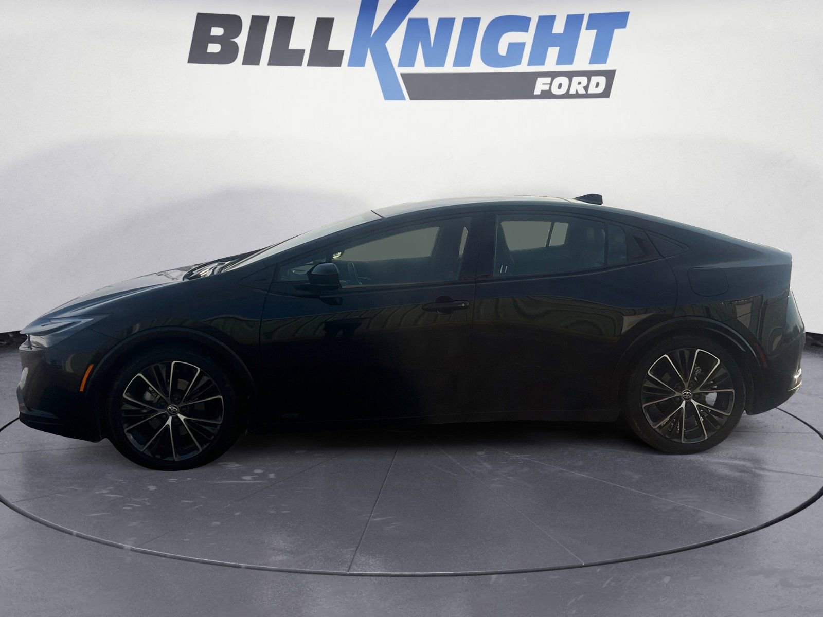 Used 2024 Toyota Prius XLE image 5