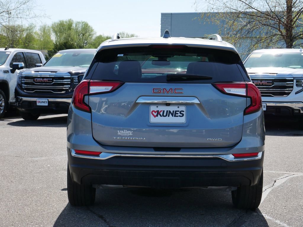Used 2023 GMC Terrain SLT AWD/4WD image 9