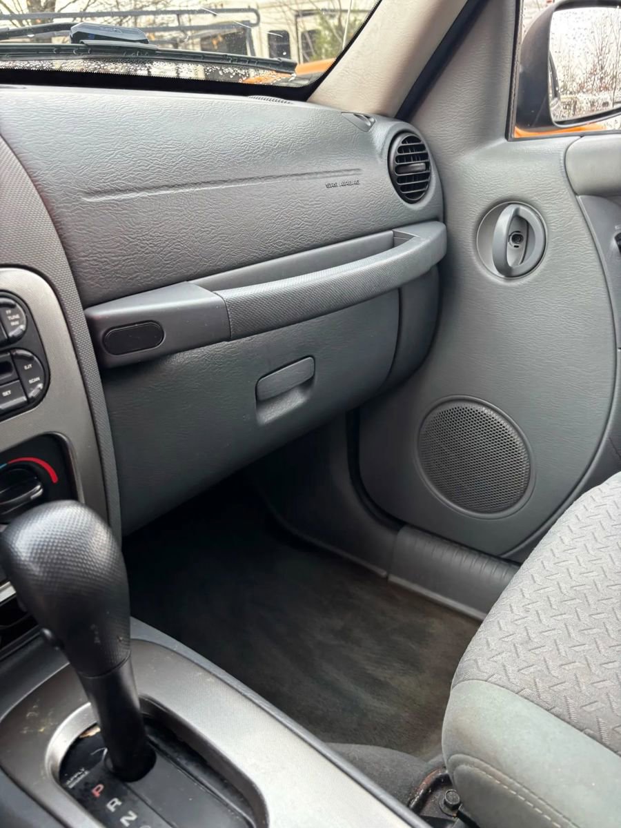 Used 2005 Jeep Liberty Renegade image 49