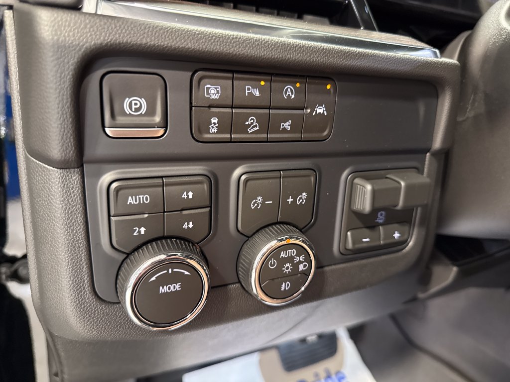New 2026 Chevrolet Suburban LT w/ Comfort Package AWD/4WD image 11