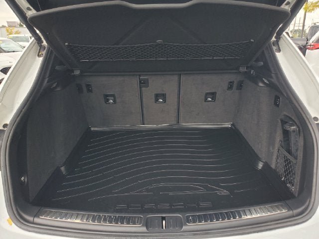 Used 2018 Porsche Macan Turbo AWD/4WD image 31