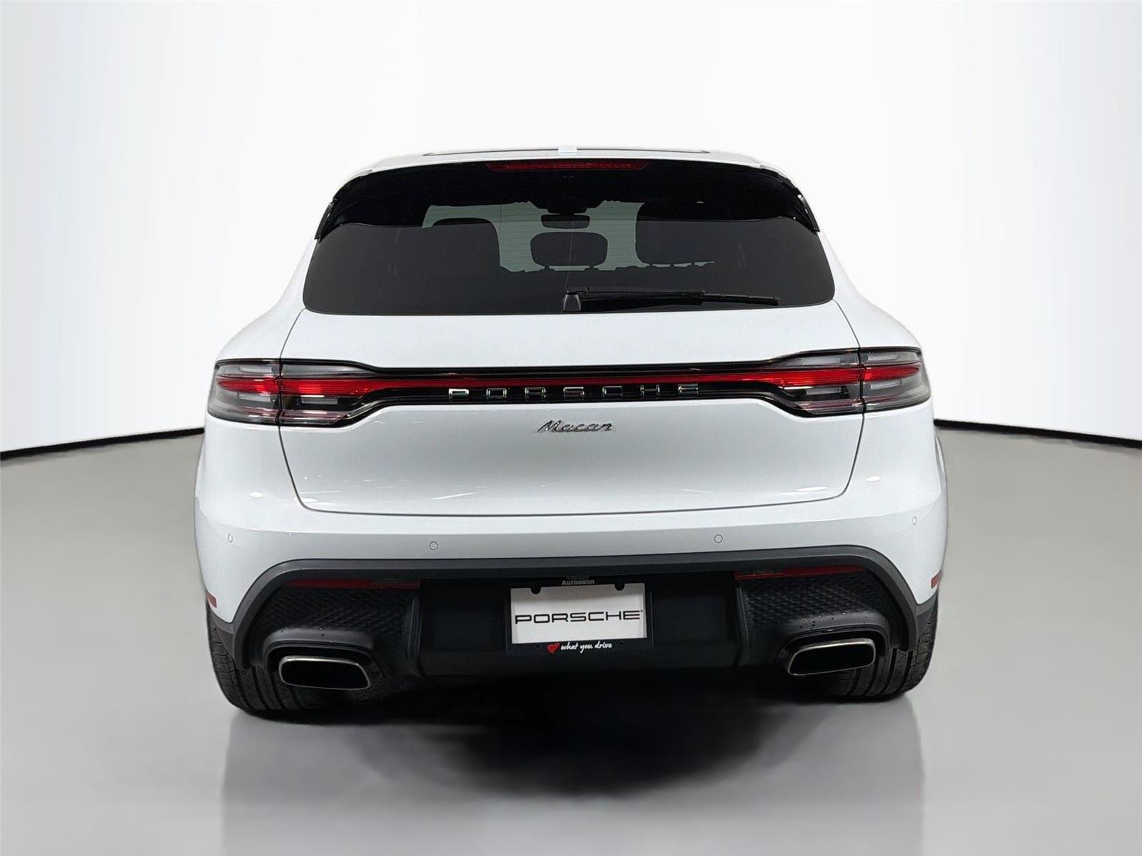 Certified 2026 Porsche Macan Turbo AWD/4WD image 6