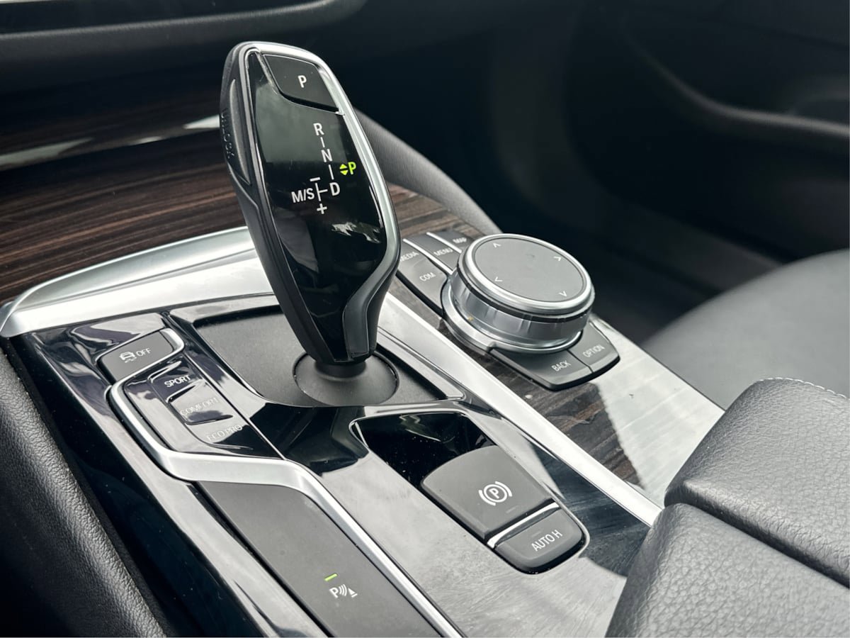 Used 2019 BMW 540i w/ Executive Package image 43