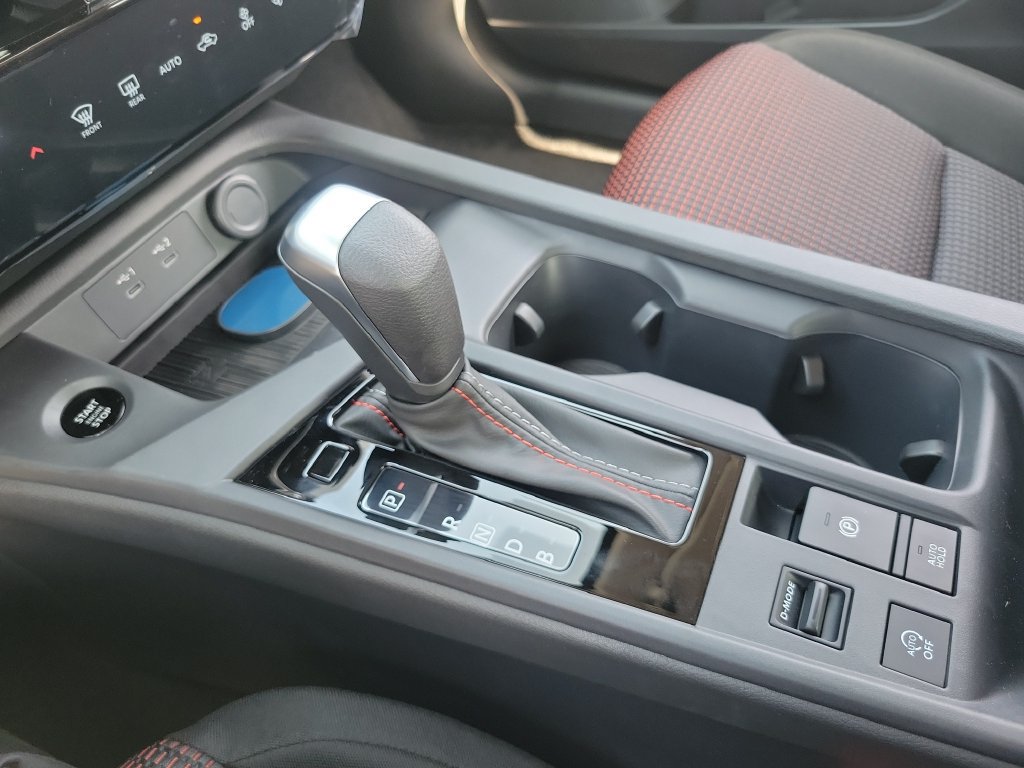 New 2027 Nissan Sentra SR w/ Floor Mat Package FWD image 10
