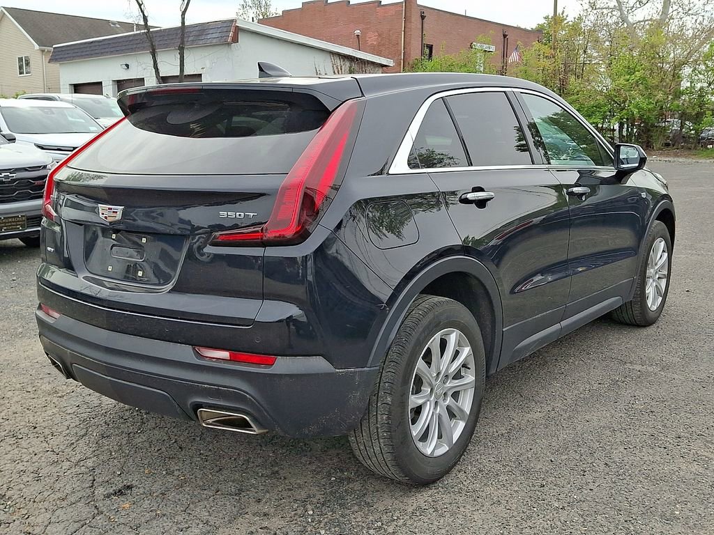 Used 2023 Cadillac XT4 Luxury w/ Cold Weather Package AWD/4WD image 8