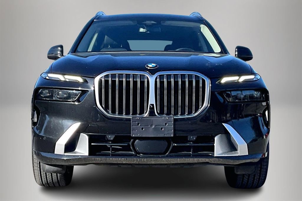 Used 2023 BMW X7 xDrive40i w/ Premium Package image 3