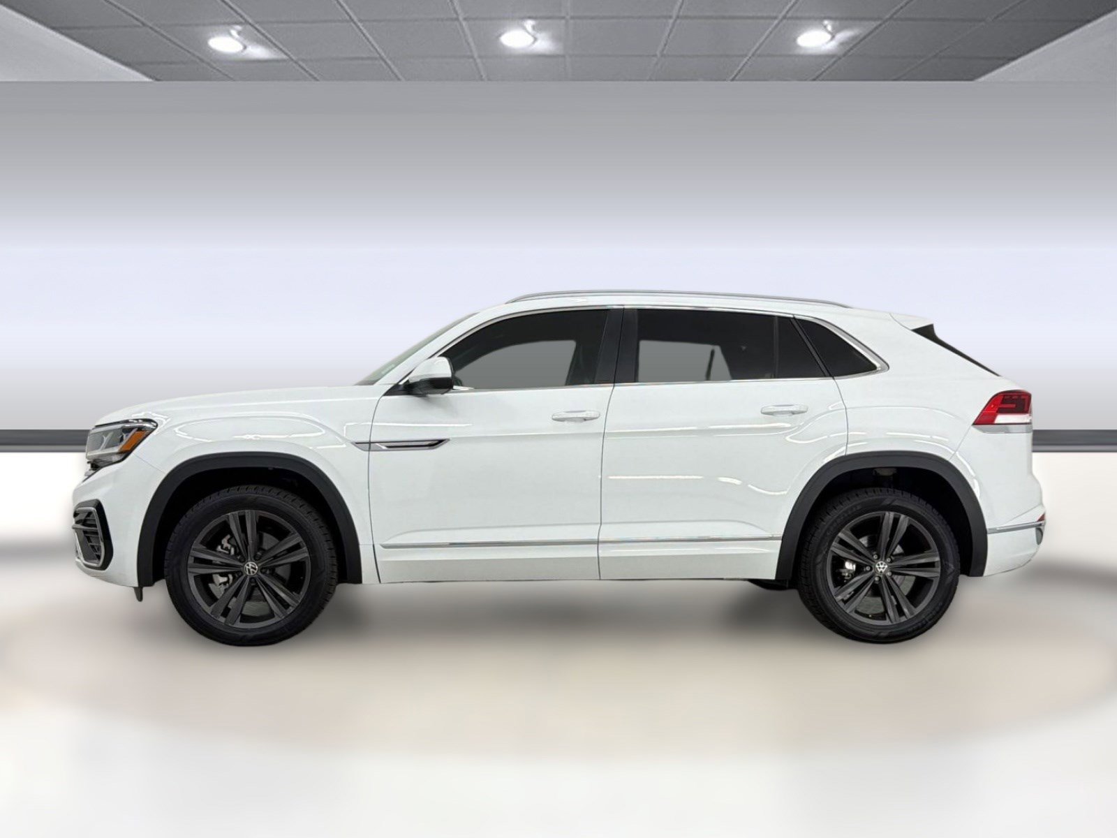 Used 2022 Volkswagen Atlas Cross Sport SEL R-Line image 2