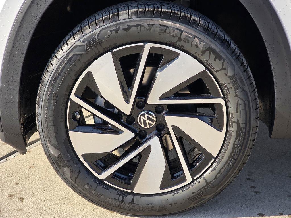 New 2026 Volkswagen Atlas SEL image 8