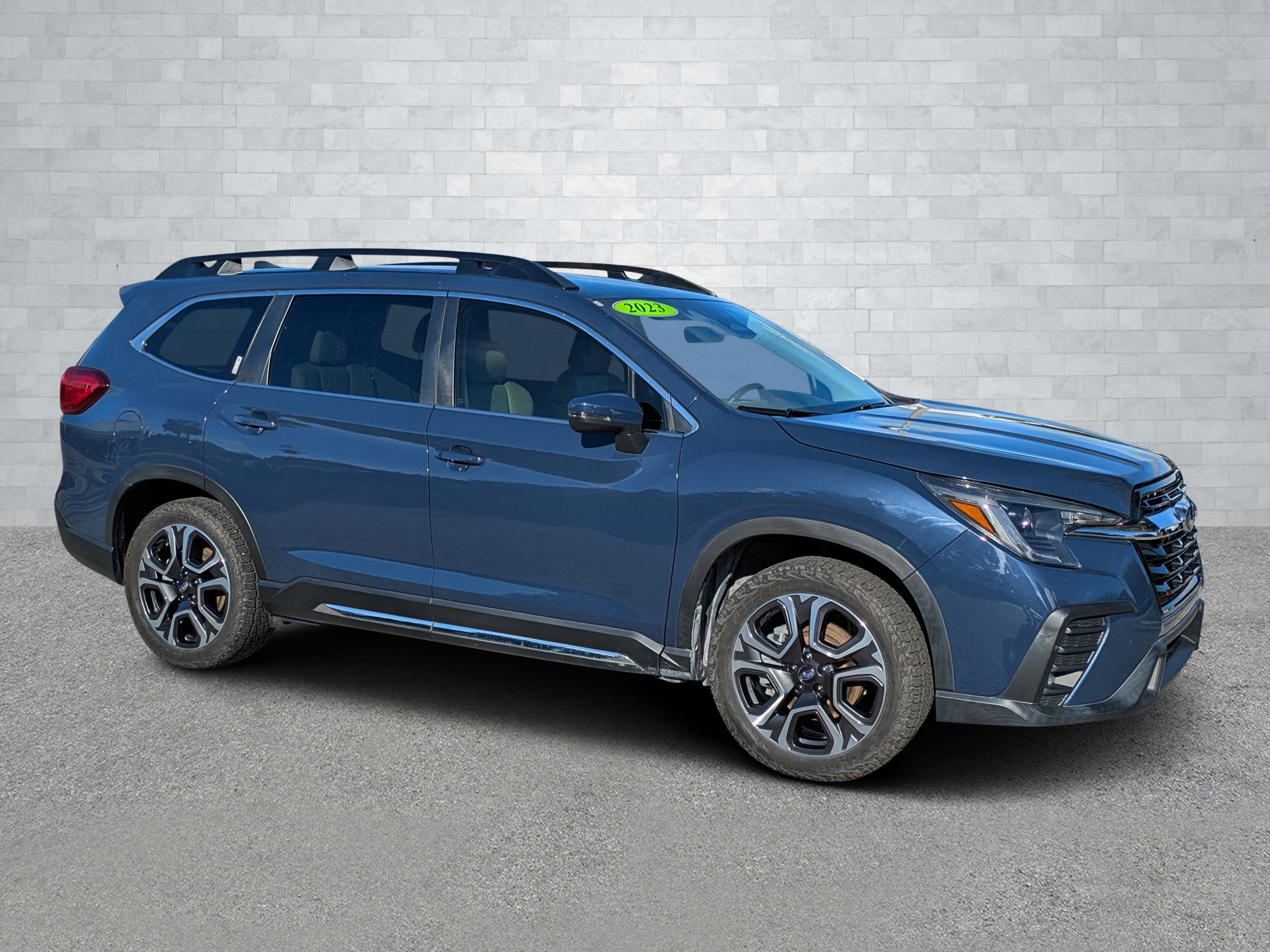 Used 2023 Subaru Ascent Limited image 1