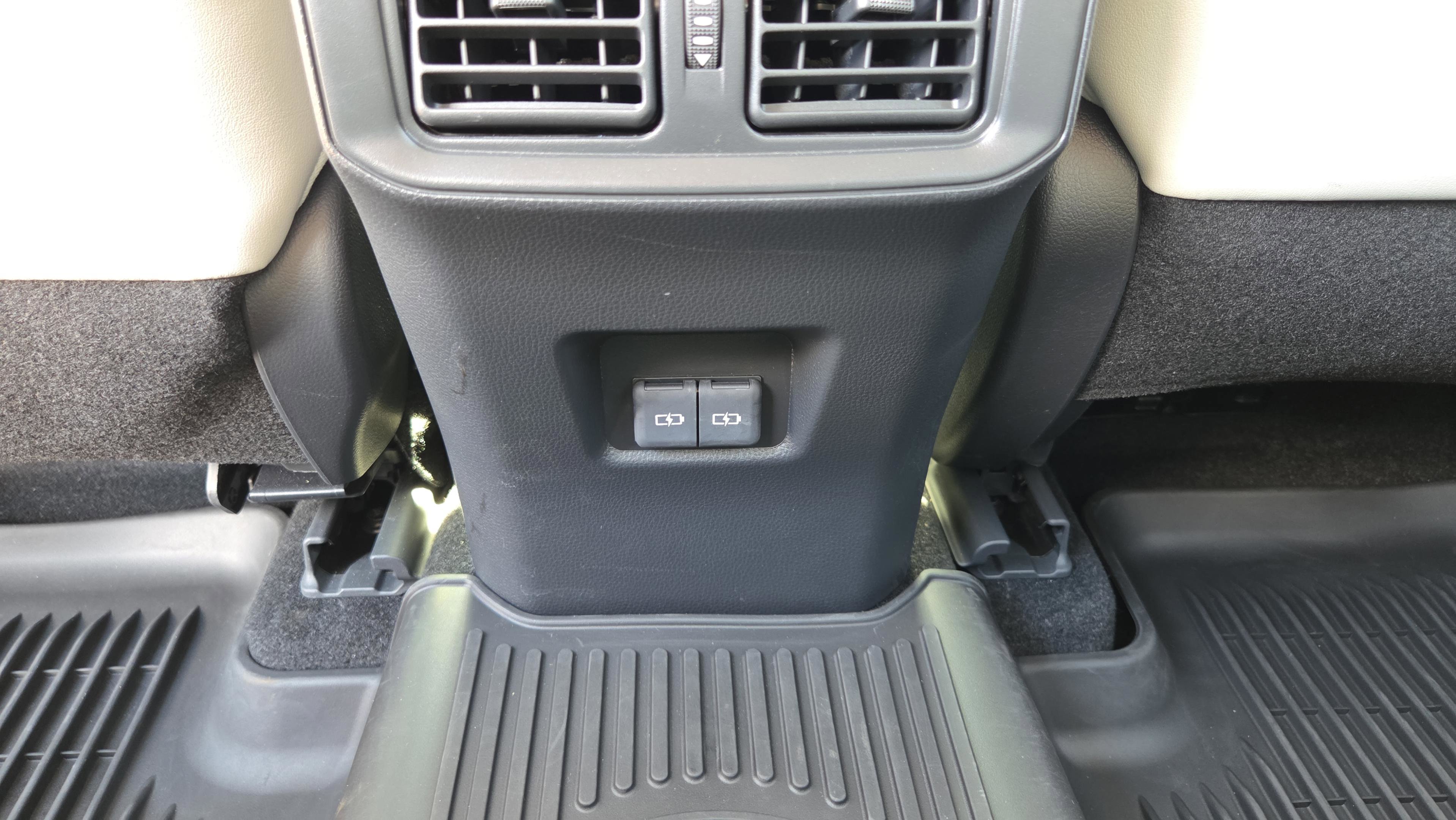 Certified 2023 Toyota RAV4 XLE Premium AWD/4WD image 26