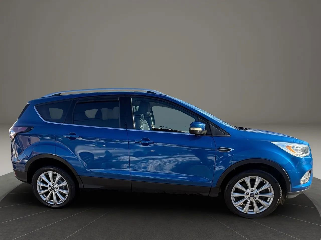 Used 2017 Ford Escape Titanium w/ Equipment Group 301A image 4