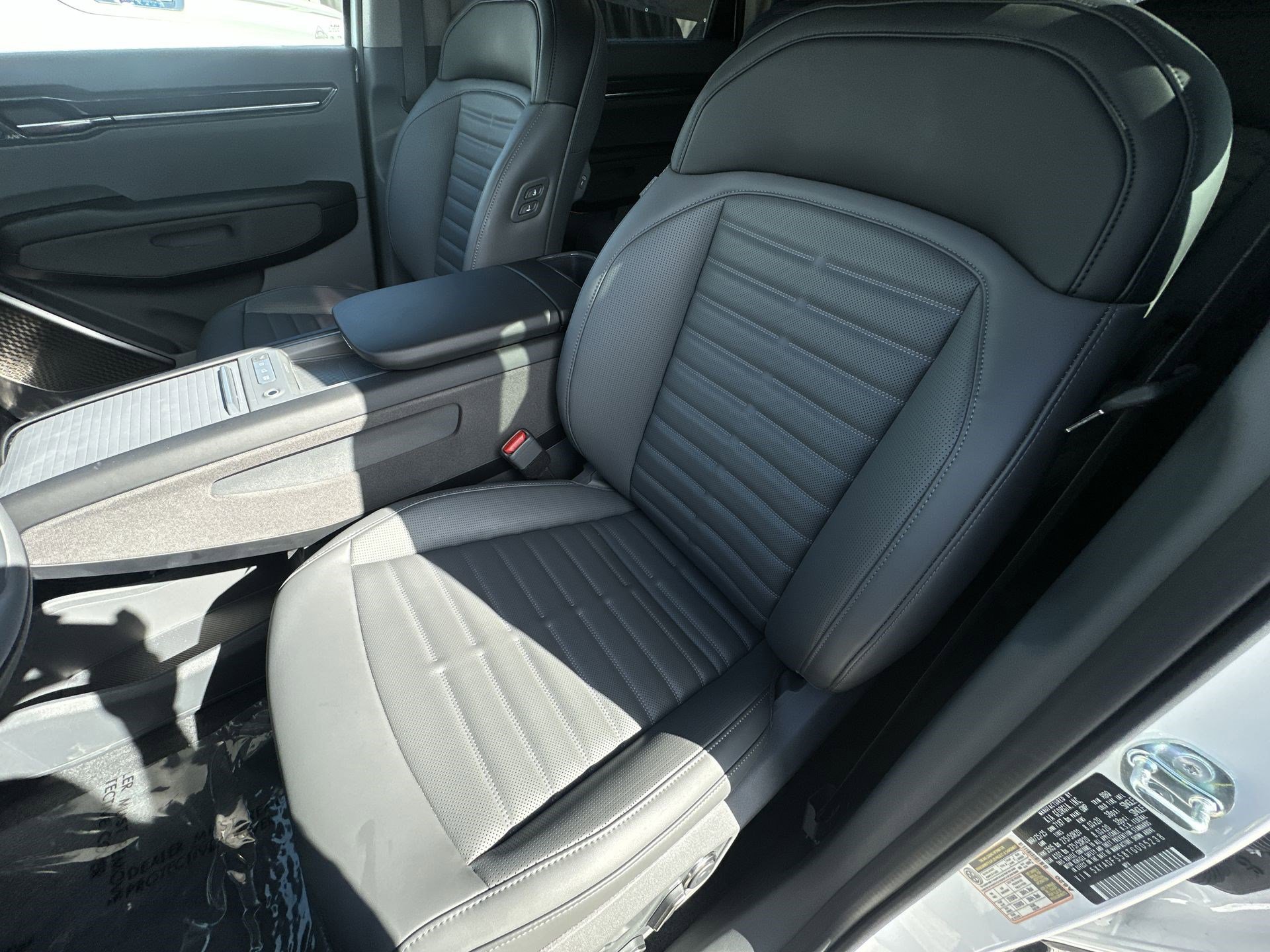 Certified 2026 Kia EV9 Land image 13