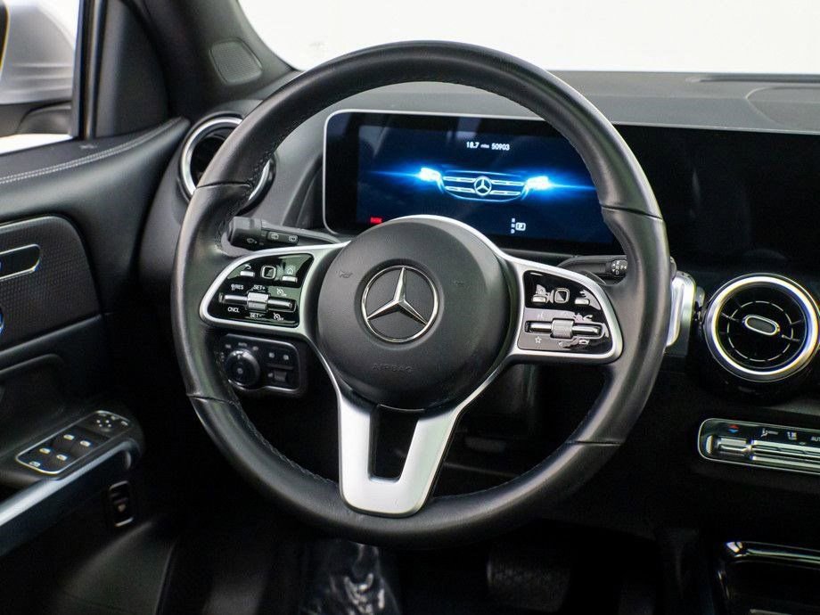 Used 2021 Mercedes-Benz GLB 250 4MATIC w/ Premium Package image 12