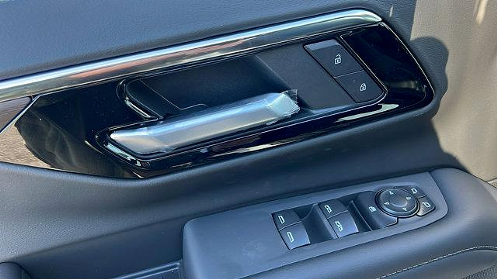 New 2026 Chevrolet Suburban LS w/ LPO, Get Active Package image 18