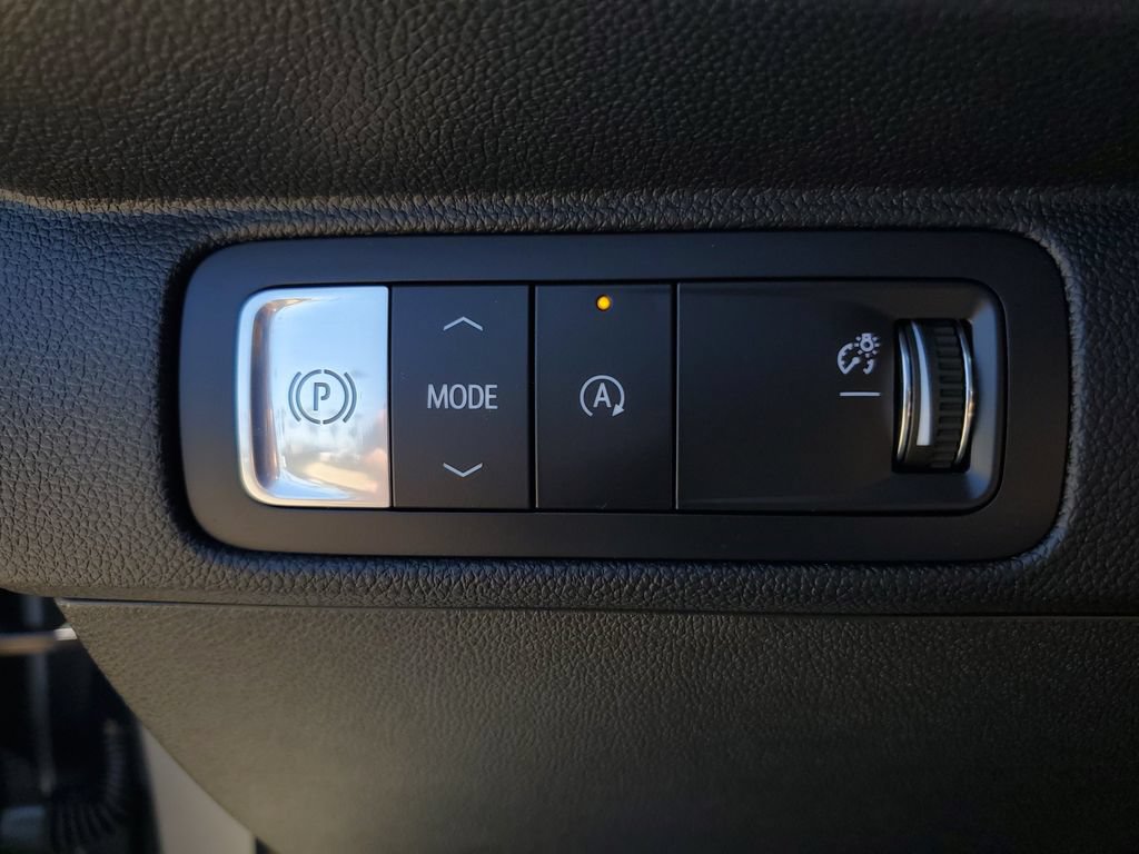 Used 2026 Chevrolet Traverse LT w/ Driver Confidence Package FWD image 24