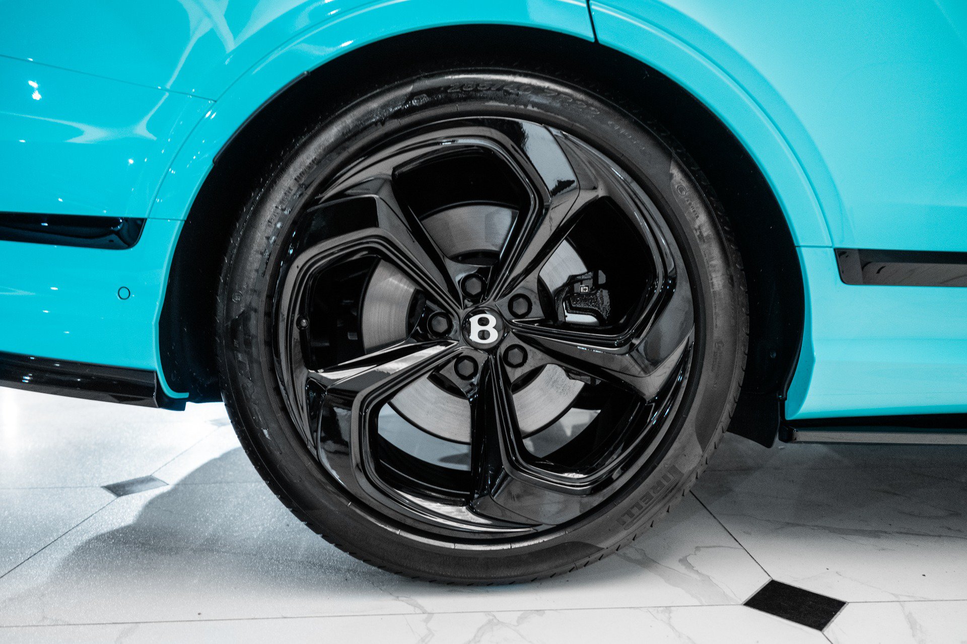 Certified 2024 Bentley Bentayga AWD/4WD image 14