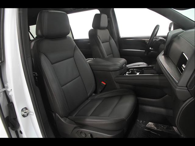 Used 2026 Chevrolet Suburban Z71 w/ Comfort Package AWD/4WD image 18